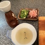 明石焼 たこ八 - 出汁と薬味