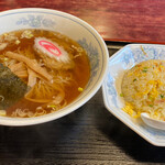 清華園 - ラーメン・半チャーハン