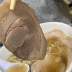 中華そば　ほりこし - チャーシューは昔ながらのラーメンって　　　　　　　　　感じのチャーシューです。