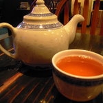 中国食酒坊 鉄鍋翠鳳 - あったかいお茶を頼むと急須にいれてでてきます。