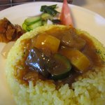 カフェ おちば - イエローライスに野菜カレーを投入～～～(笑)