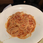 トラットリア ラ グロッタ - とろけるモッツァレラチーズ　トマトソーススパゲッティ