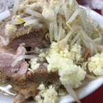ラーメン二郎 - にんにくと脂も美味しいです！