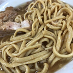 ラーメン二郎 - スープを吸いまくった麺。以前より太くなりました。