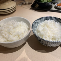 牛刺しと焼肉 仔虎 クリスロード店 - どちらが大盛り？
