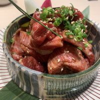 牛刺しと焼肉 仔虎 クリスロード店 - 