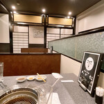 Yakiniku Reimen - 店内の様子 (食べた後ですいません…)
                      テーブル席の他に小上がりの個室も有りました!!