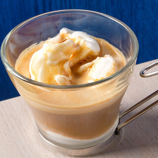 THE Chain Locker Coffee & Gelato Stand_1