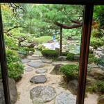 Matsudaya Hoteru - 部屋から一歩出れば美しい庭の散歩も