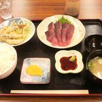 愛南 市場食堂 - 2013年4月28日、二年ぶりのびやびやかつおの刺身定食。