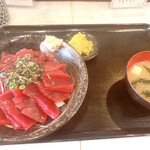 KA-TSU - 鉄火丼（具の特盛）ご飯大盛り無料（通常230g）
1450円