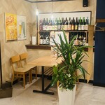 海勝どり - テーブル席