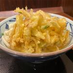 丸亀製麺 - 野菜かき揚げ天のアップ