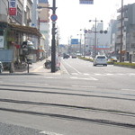 路地裏馬Bar  Ribot - こっち、正面左手に見える歩道へ進んでください