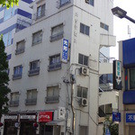 高田馬場BIGBOX前から大久保方面へ少しいったところ