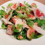 fig and walnut salad