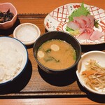 土鍋炊ごはん なかよし - 青鯛刺身定食