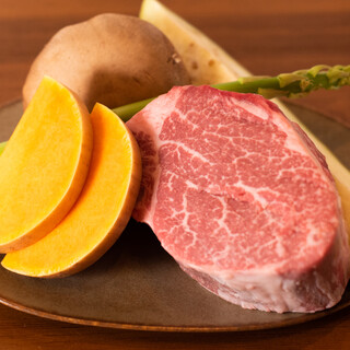 浓郁的红柳肉，只选用最优质的牛肉部位。牛排
