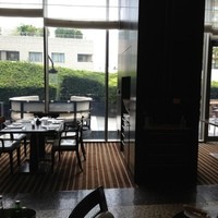 フレンチ キッチン - 広々しています。