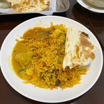 バングラキッチン - キーマカレー、チキンカレー、エッグスープと一緒に食べれば味変楽しめます。