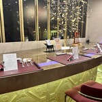 トゥ・ラ・ジョア イズム - 店内