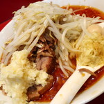 ラーメン二郎 - ラーメン半分＋ニンニク多め＋ＳＫショウガ半分