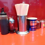 ラーメン二郎 - 卓上調味料