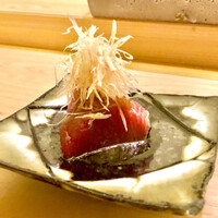 鮨 神楽 - 戻り鰹タタキ　茗荷も相性よし！最高に旨い