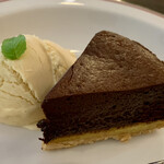 SPRING FIELD - 巧克力蛋糕・加入了地瓜