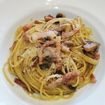 リストランテ エスト - パスタ、パンチェッタとマッシュルームのラグーソース　スパゲッティーニ