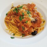 リストランテ エスト - パスタ、スルメイカと里芋のトマトソース　スパゲッティーニ