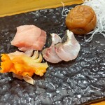 Sushiya No Yoshikan - 赤貝、いさき、トロ、鯵