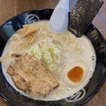 まる兵ラーメン - 醤油豚骨らーめん(大盛)