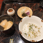 割烹 新多久 - 蕪のごはん　麩のお味噌汁　お漬物　ハラコ