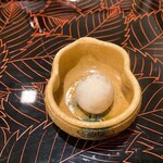 割烹 新多久 - サービスでいただいた、里芋の塩茹で