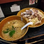 塩そば専門店 桑ばら - 手揉み燻香炙り肉つけそば