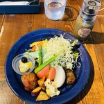 二葉じかん - 「野菜プレート」450円税抜き♫ アンチョビドレッシングでどうぞ(●´ω｀●)