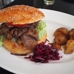 THE CITY BAKERY BRASSERIE RUBIN - ビーフBBQバーガー