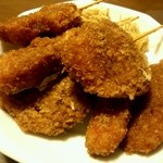 本田串かつ店 - 買ってきた串カツを家で盛り付けました。