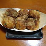 ほんま門  - たこ焼き　ポン酢味　かつお節粉がかかってます。