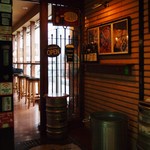 Irish pub & Restaurant Failte - エレベーターを下りてすぐお店