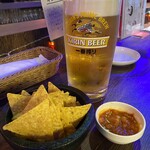 Beer&Mexican EL BAILE - ビールメガジョッキはなんと１ℓ
