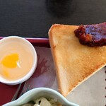 なご味 秋桜 - ◯トースト
マーガリンが塗られ小倉が載っている。
◯みかんゼリー
フルーツ缶のシロップを薄めたゼリーに
みかんが一欠片入ってて美味しい