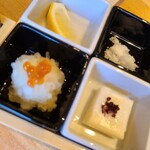 酒ト魚 はりせんぼん - お通しのレモンと塩は天ぷら注文しない方には不要