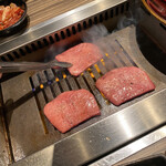 焼肉 ジャンボ - 