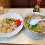 みちくさ - 料理写真:2022年10月　ラーメン焼きめし（930円）