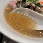 酒肴場 屯 - 鯛干しにキリッと白醤油を効かせ、山椒でピリッと刺激的に