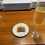 Bistro 酒場REPOS - Cava600円 お通し400円くらい？鹿と牛蒡のﾃﾘｰﾇ？