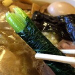 支那そば心麺 - 支那そば心麺　小松菜かな、ちょっと細工されてます