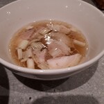 Bum Bun Blau Cafe - 比内地鶏と自然豚のつけ麺